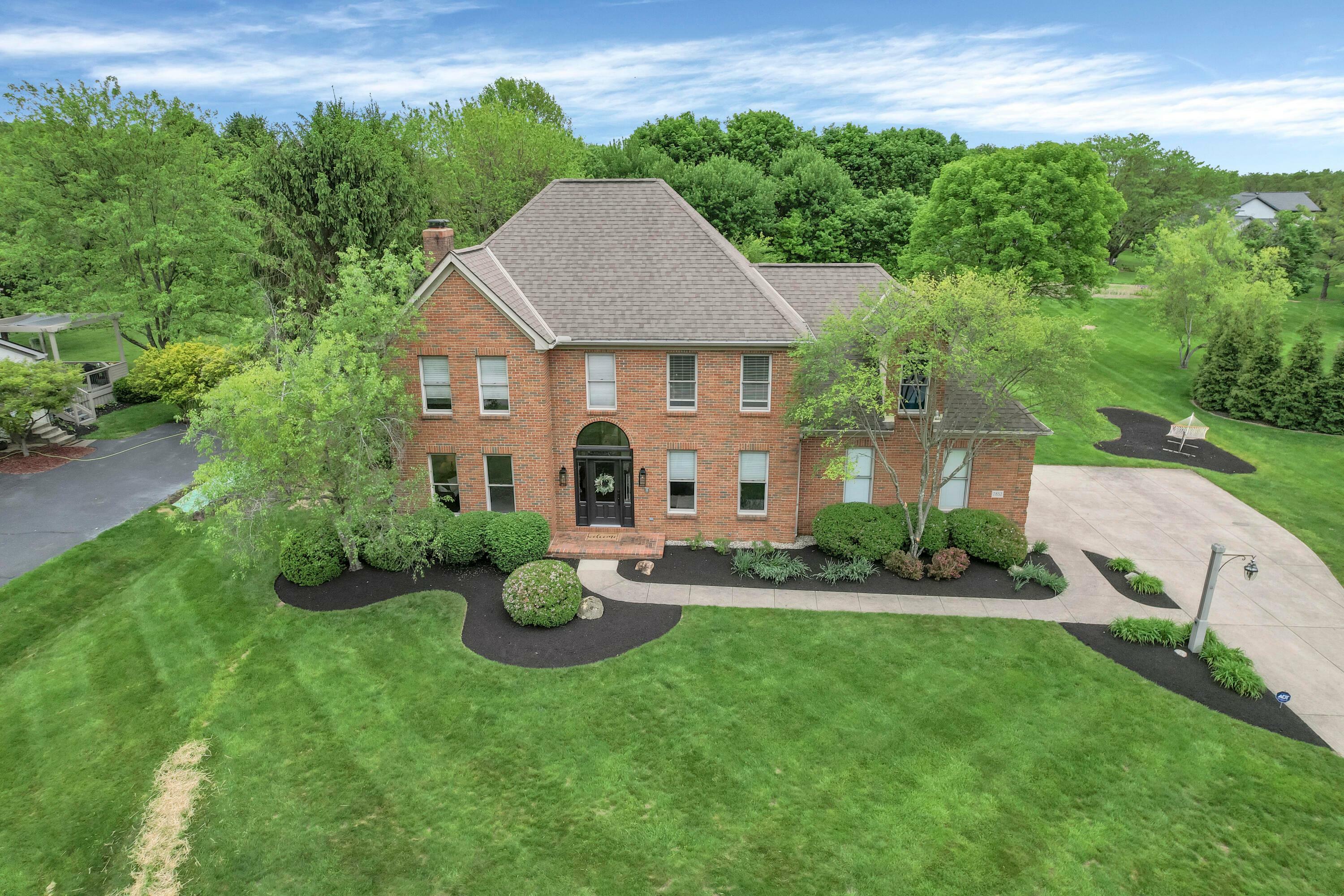 Property Photo: 7832 Windsor NW Avenue OH 43110