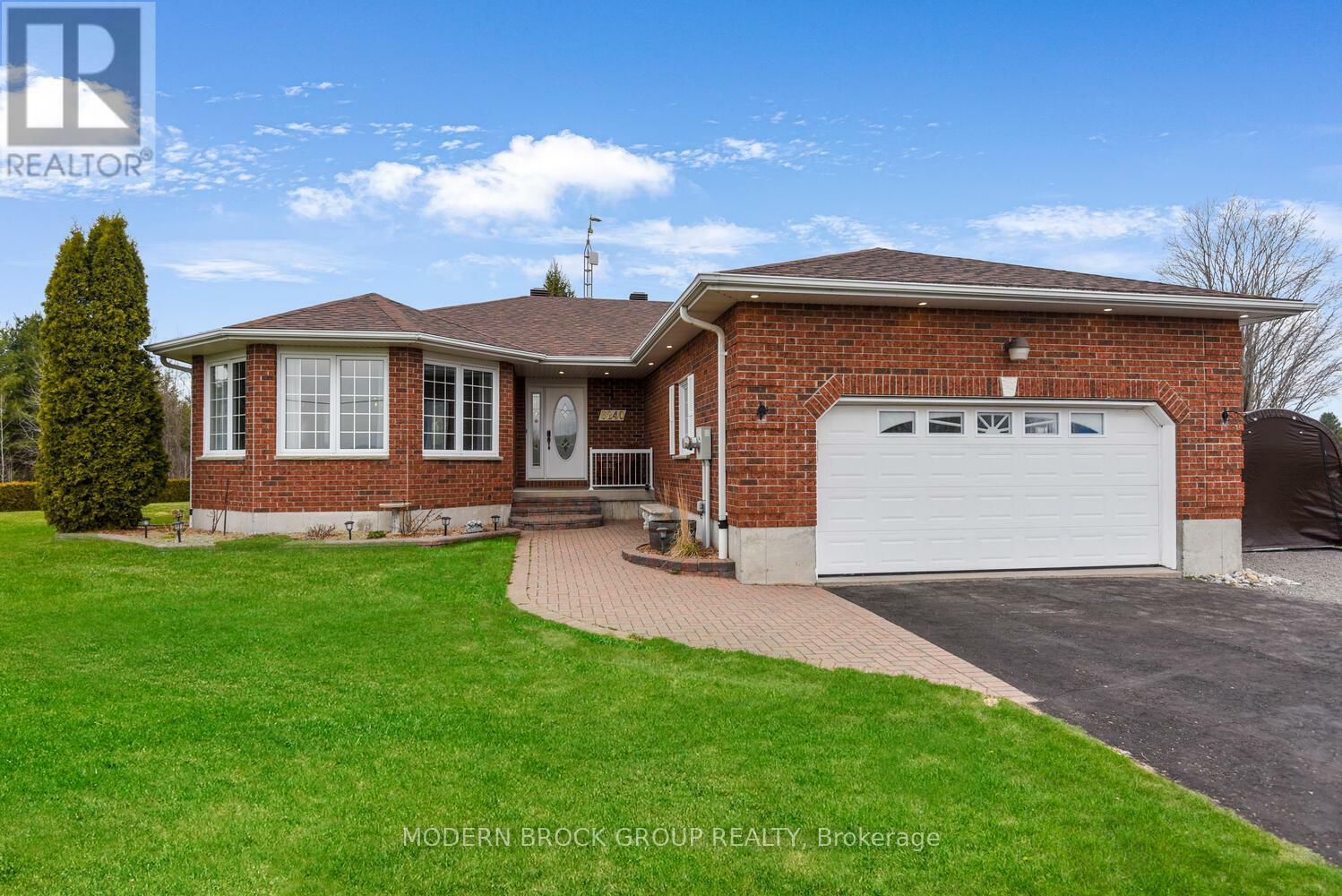 Property Photo: 6240 County Road 46 Road ON K6V 5T4