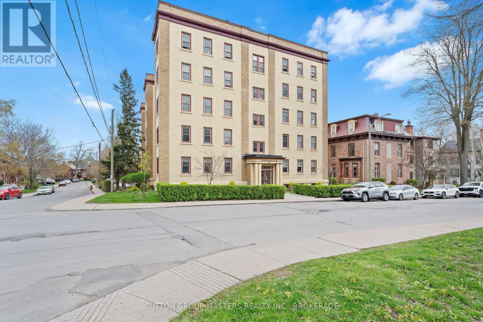 Property Photo: 67 Sydenham Street 404 ON K7L 3H2
