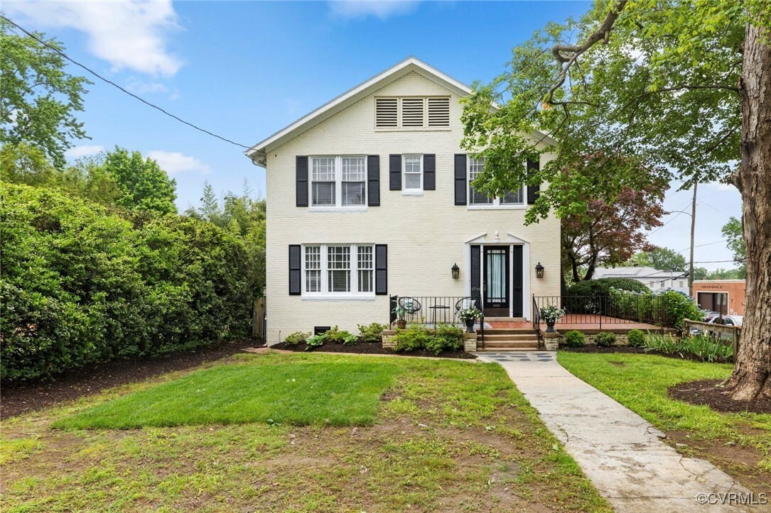Property Photo: 5900 Grove Avenue VA 23226