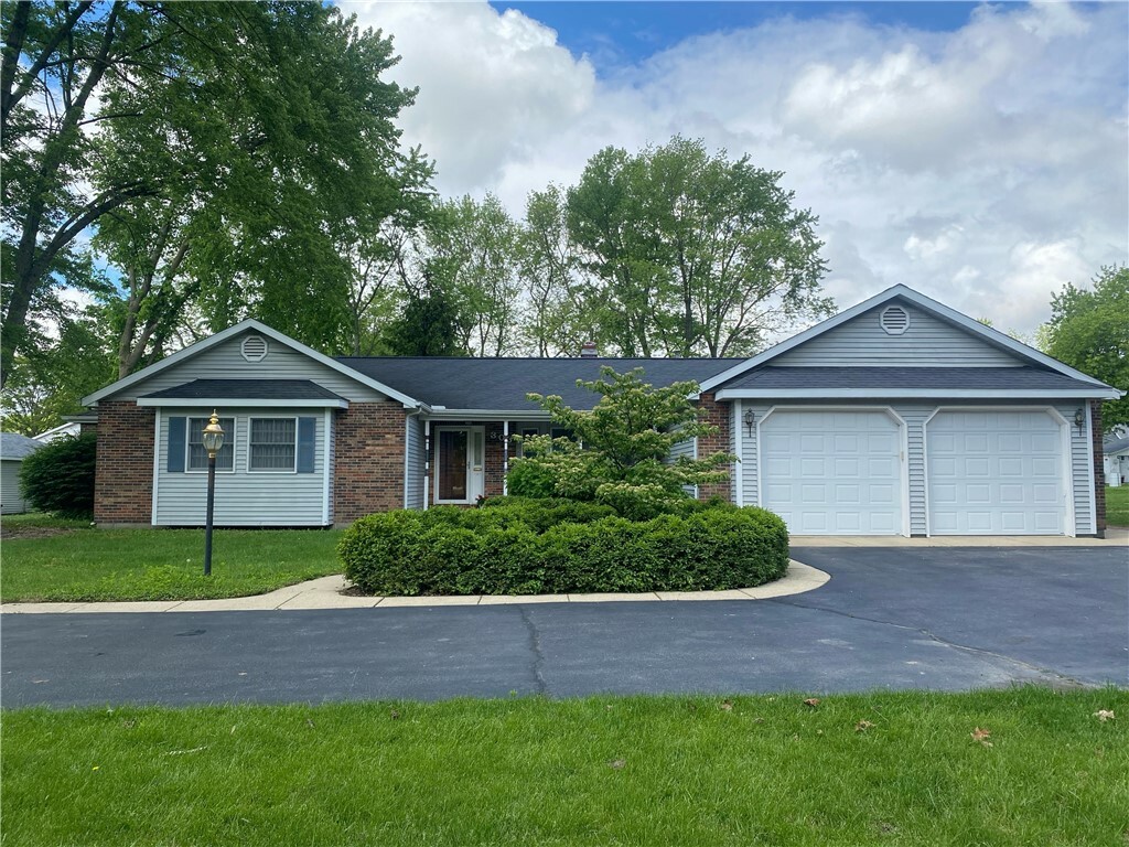 303 S Pine Street  Pana IL 62557 photo