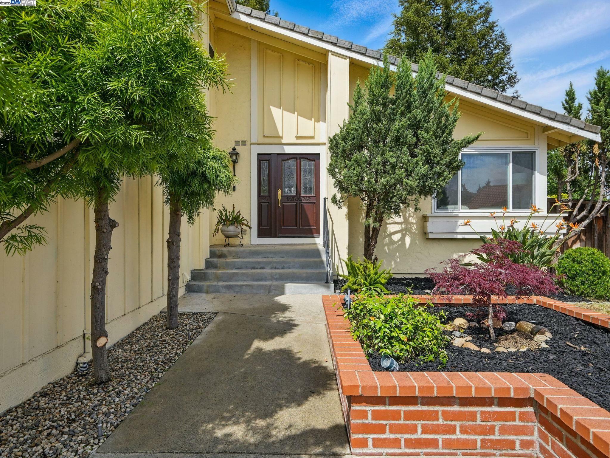 Property Photo: 1501 Quema Ct CA 94539