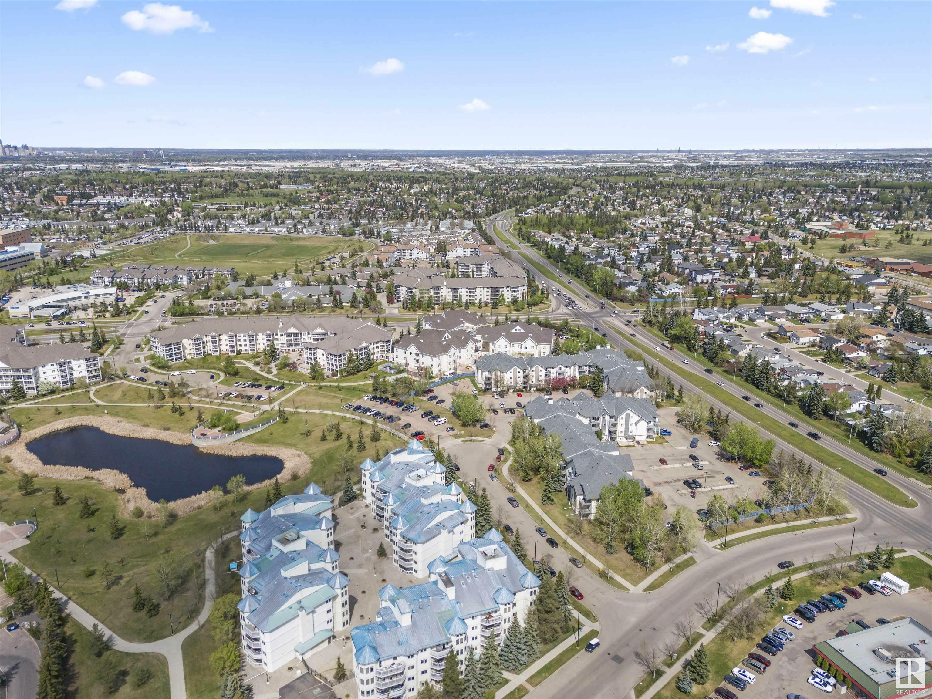 Photo de la propriété:  2520 50 Street NW 129  AB T6L 7A8 