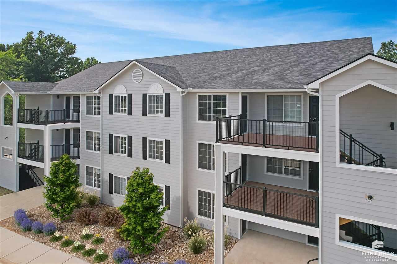 Property Photo: 2411 Woodway Drive KS 66502