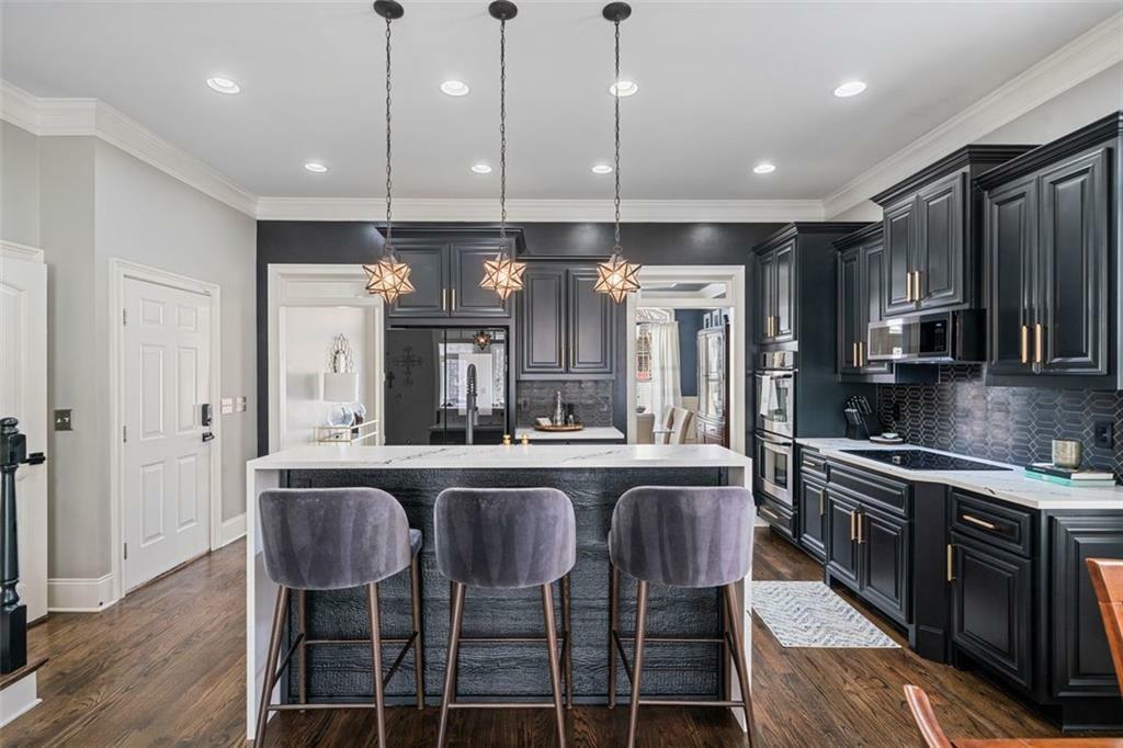 Property Photo: 1525 Camden Cove Drive GA 30040