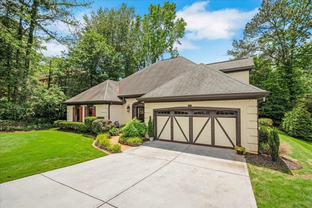 Property Photo: 2715 Woods Ridge Drive GA 30022