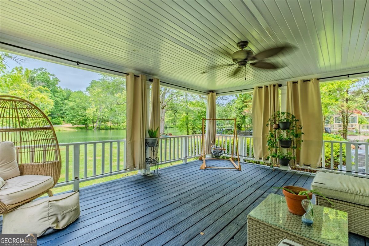 Property Photo: 227 W Lakeshore Drive SE GA 30161