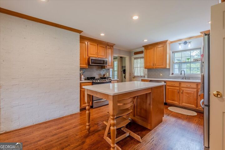 Property Photo: 227 W Lakeshore Drive SE GA 30161