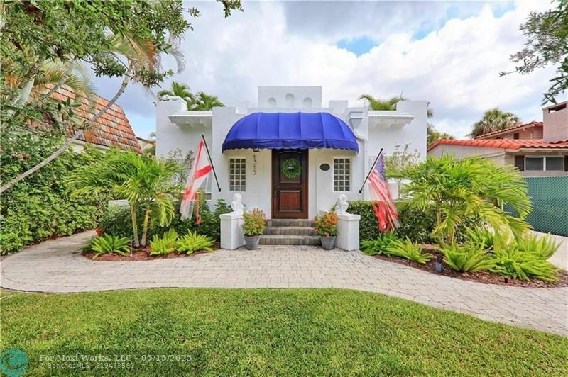 Property Photo: 1313 SE 2nd St FL 33301