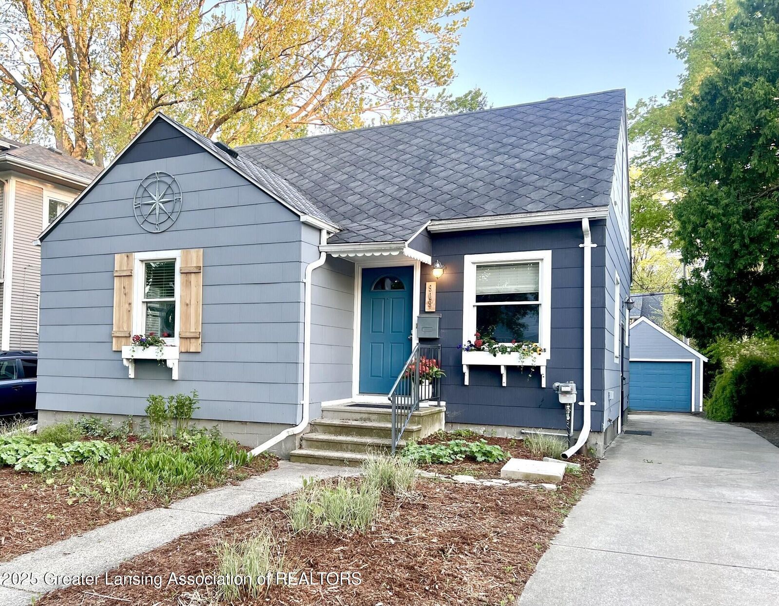 Property Photo: 909 Britten Avenue MI 48910