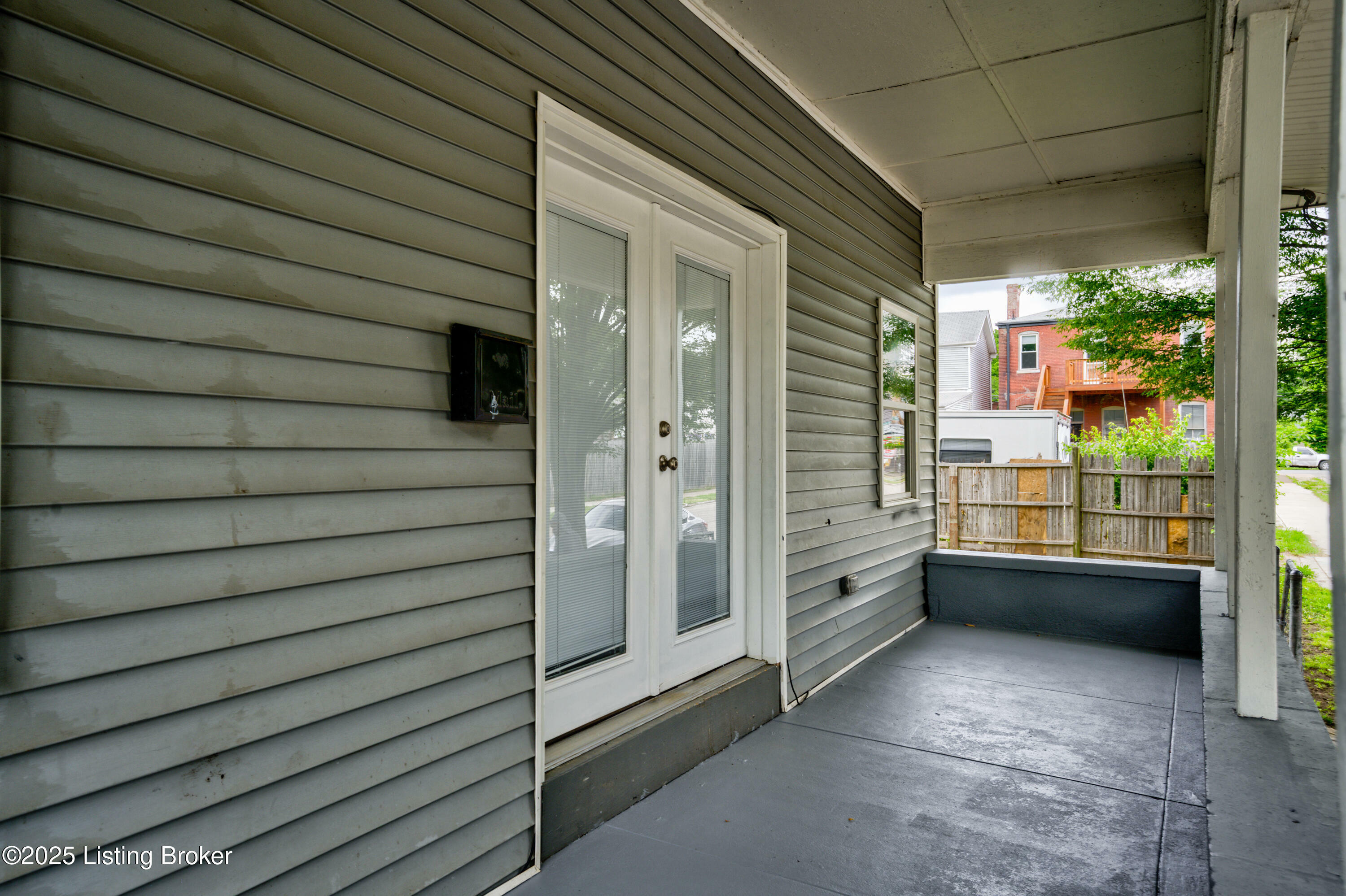 Property Photo: 474 N 29th St KY 40212