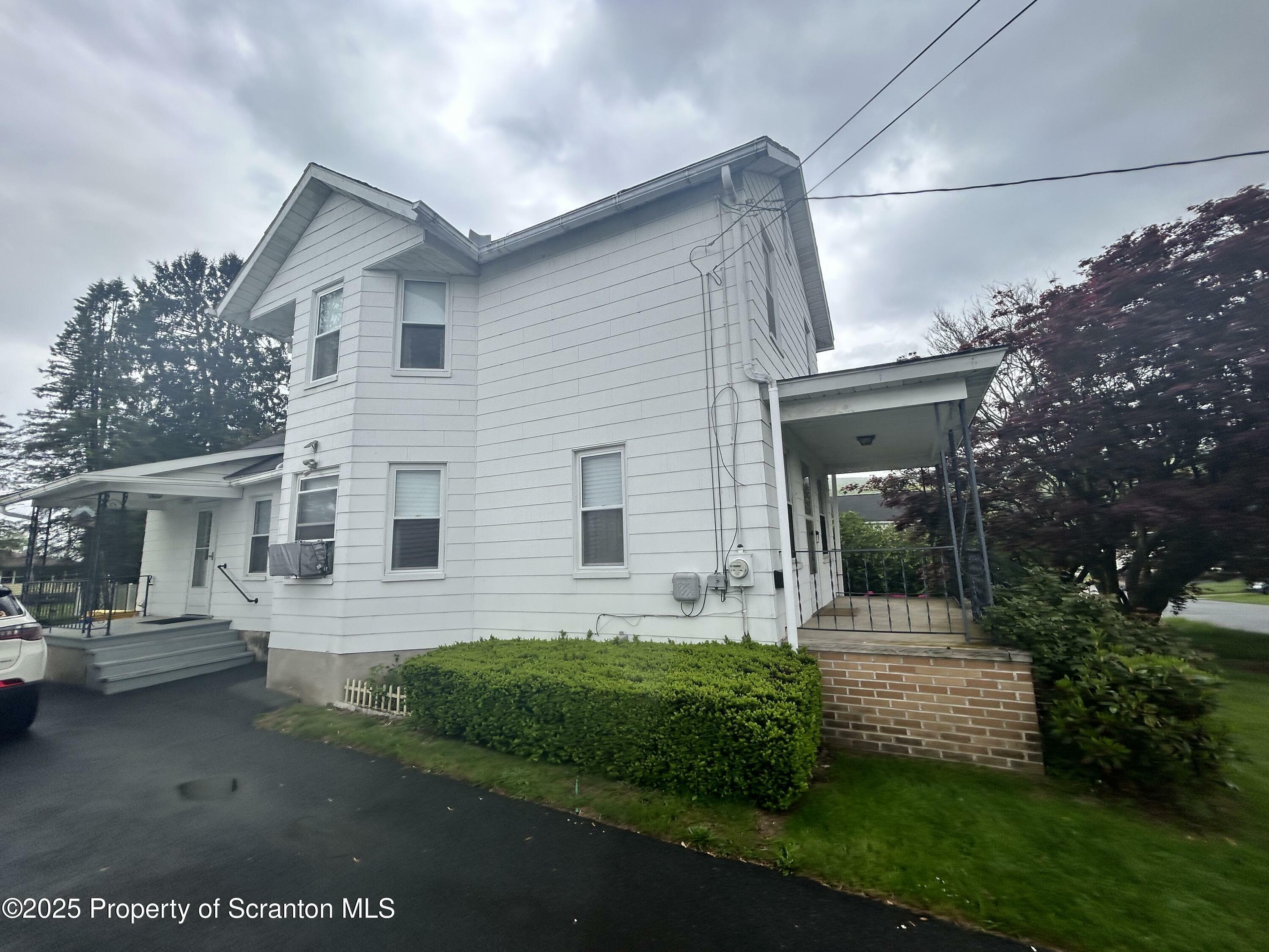 Property Photo: 137 Handley Street PA 18403