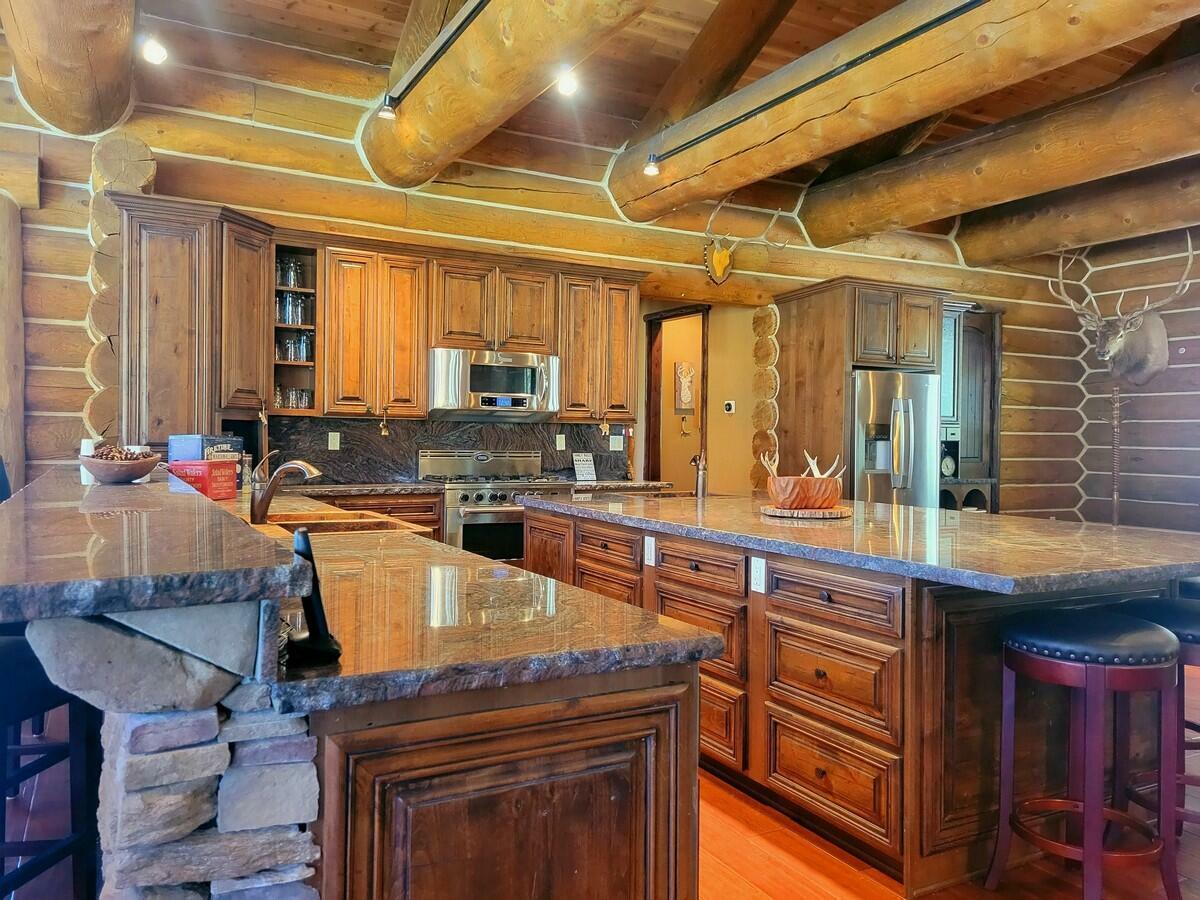 Property Photo: 1103 E Spring Hollow Rd UT 84735