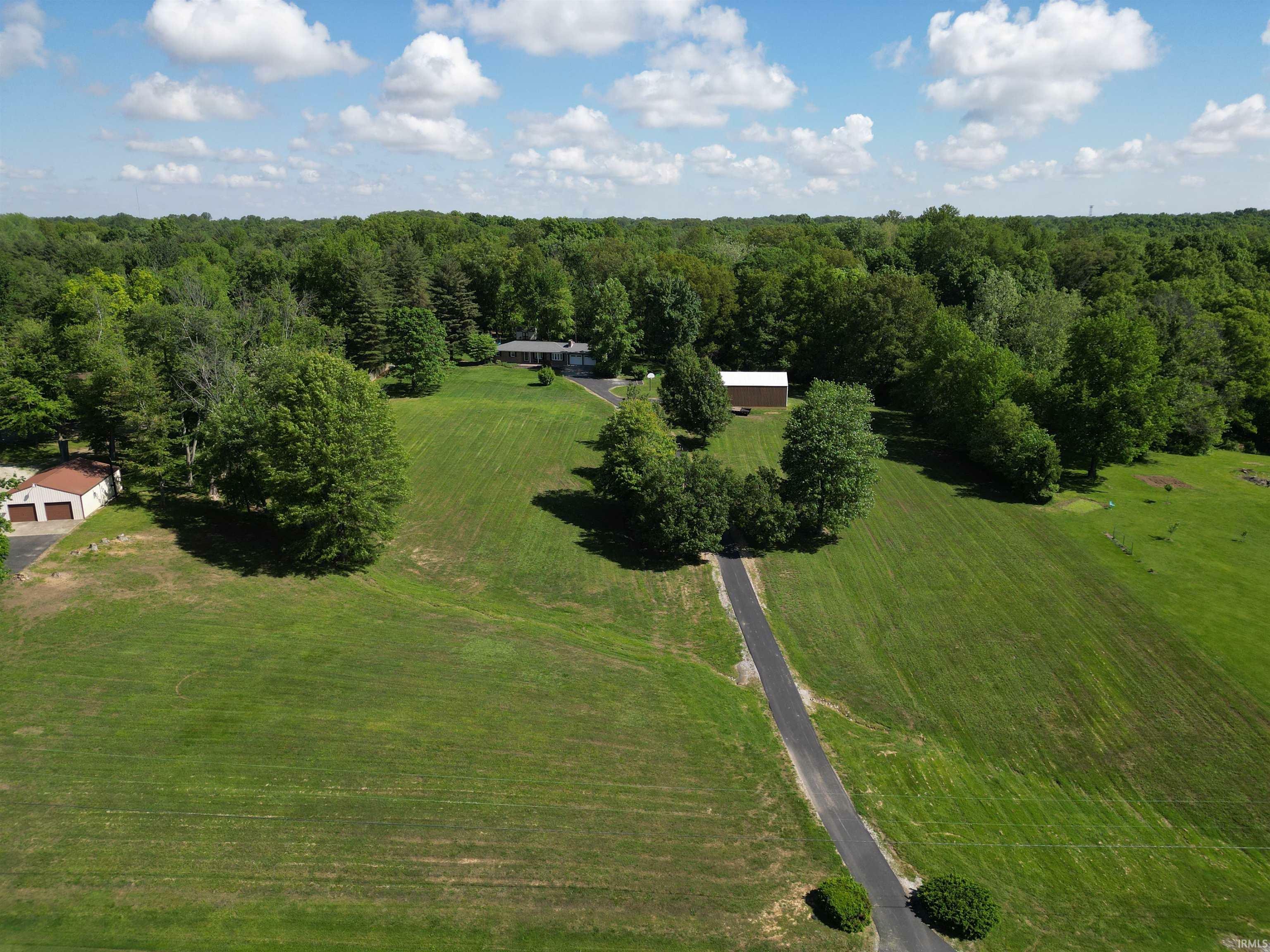 Property Photo: 1887 E Cr 100 S IN 47598