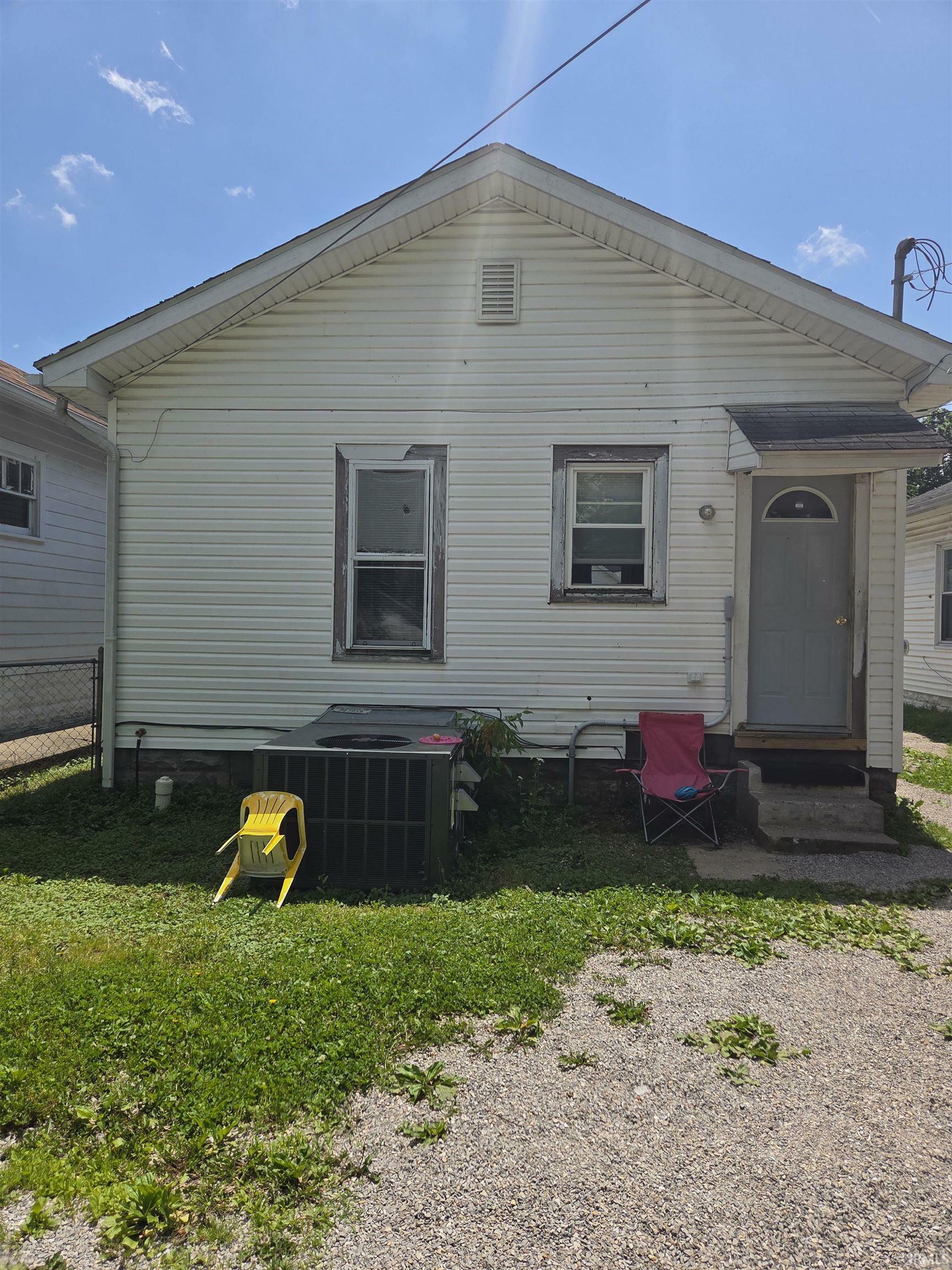Property Photo: 1632 E Indiana Street IN 47711
