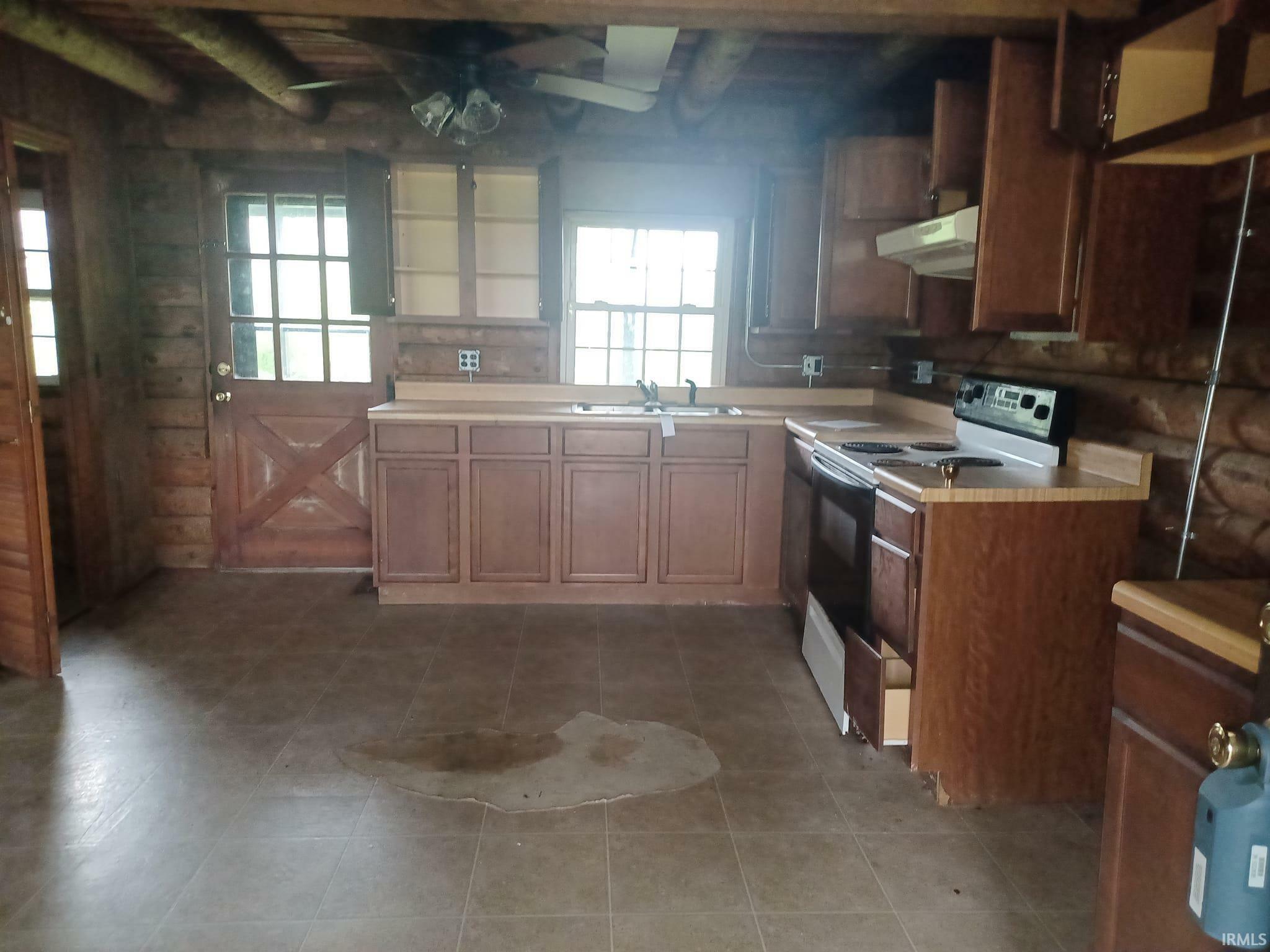 Property Photo: 403 E Poplar Street IN 47648