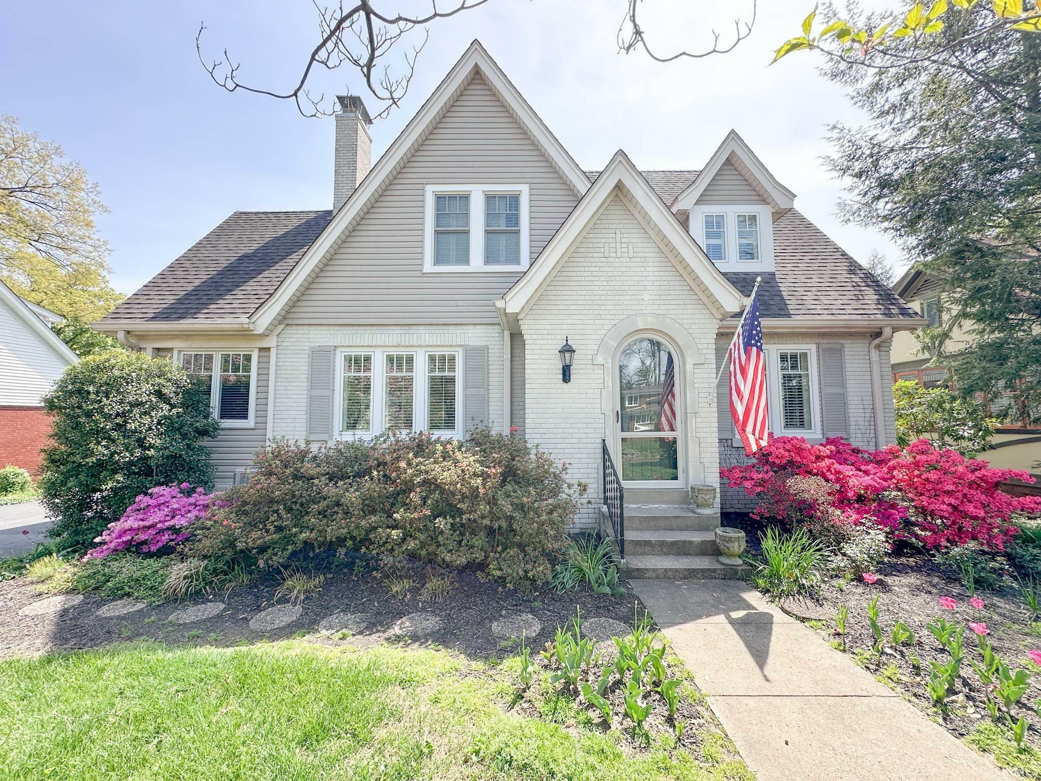 Property Photo: 2319 E Mulberry Street IN 47714