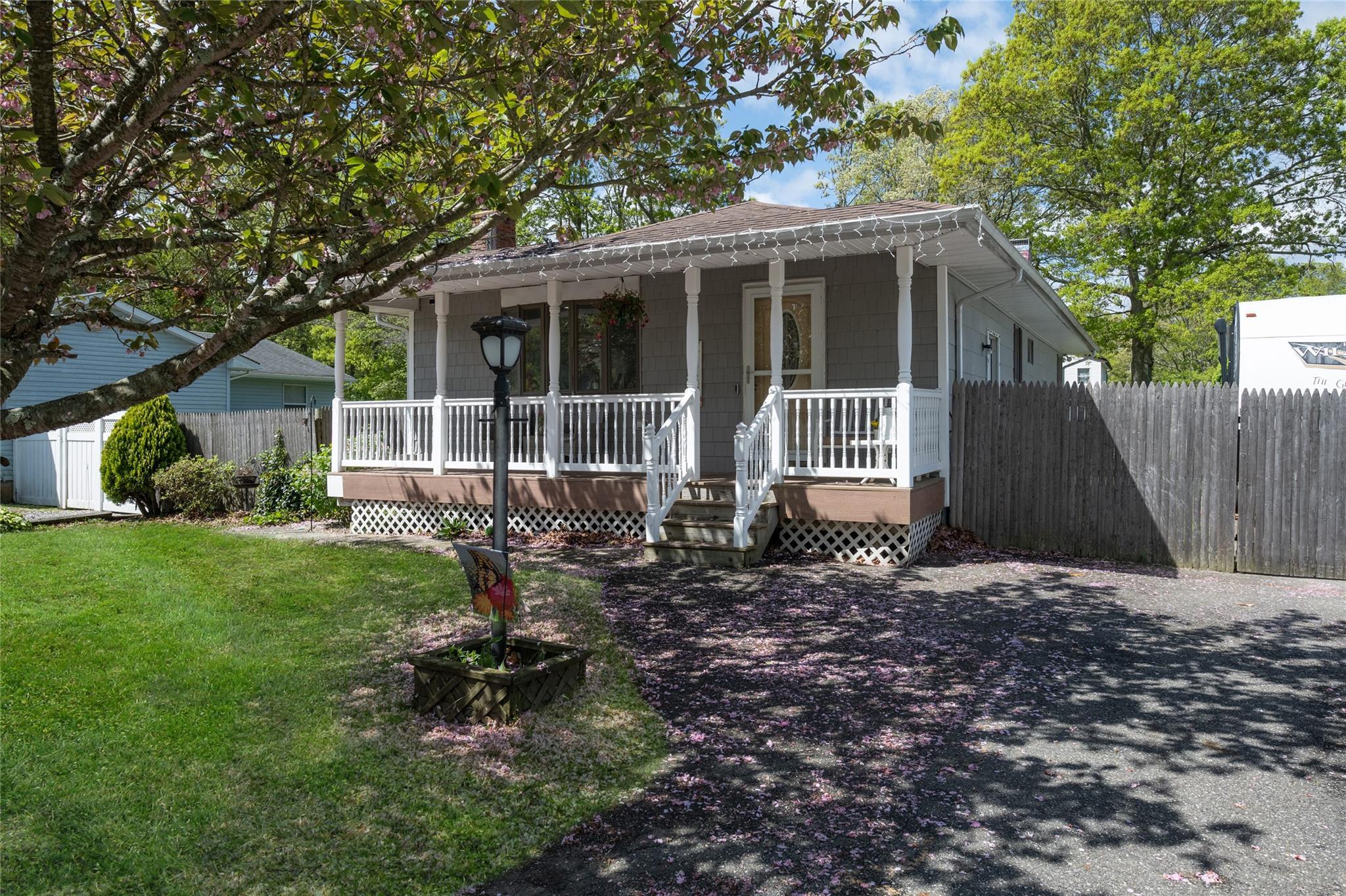 Property Photo: 32 Robinwood Street NY 11950