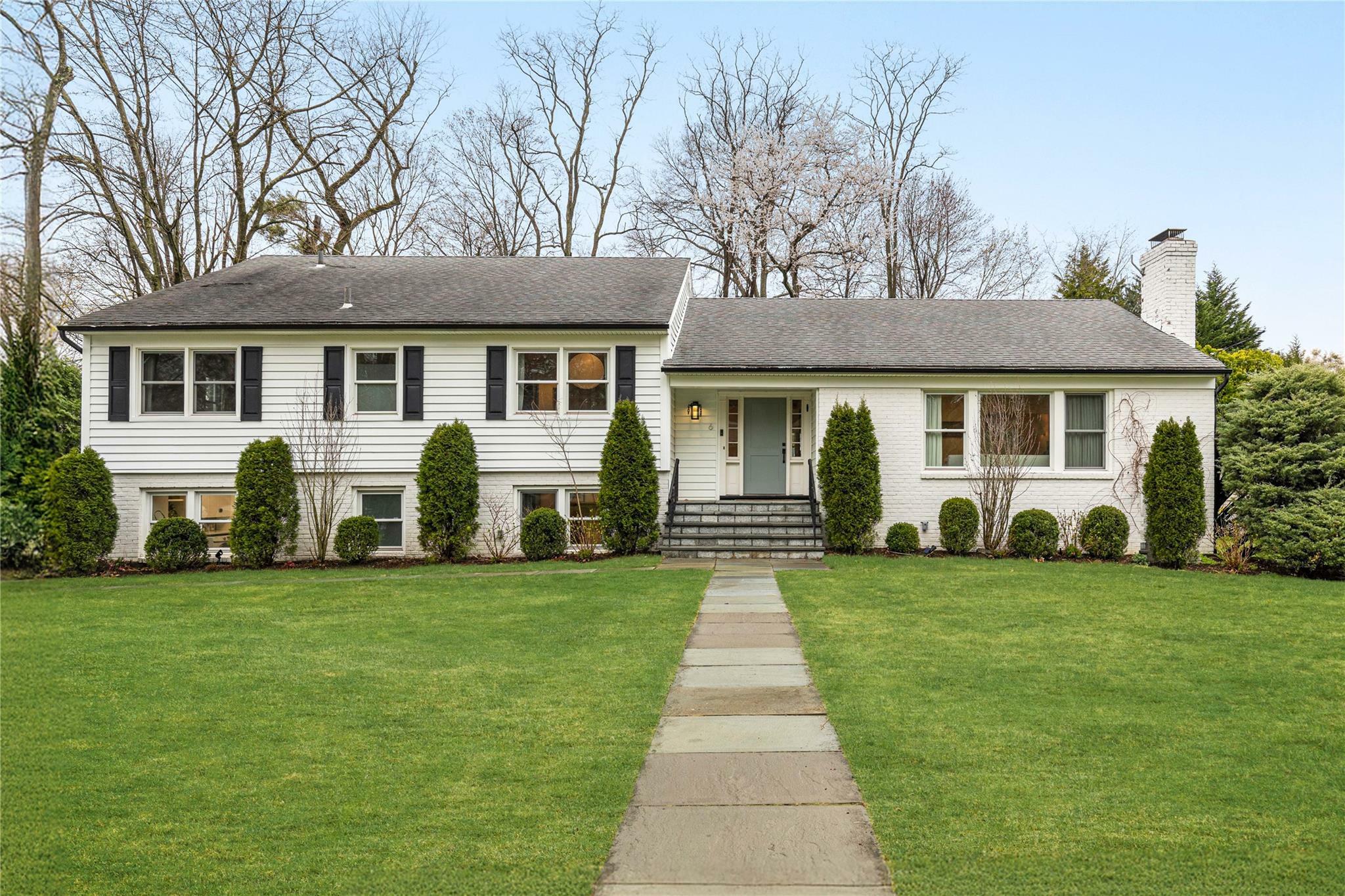 Property Photo: 6 Shawnee Trail NY 10528