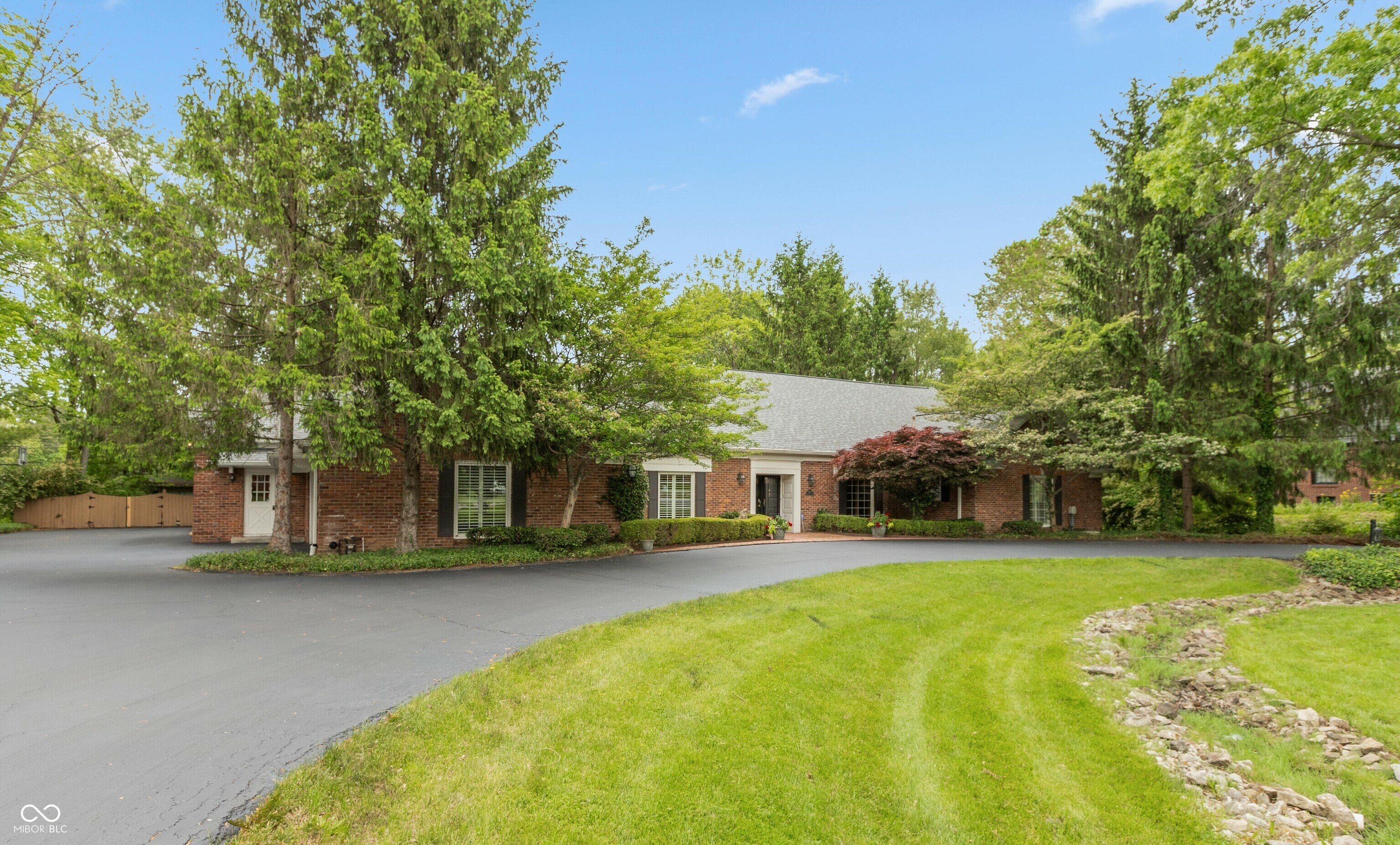 Property Photo: 8535 Washington Boulevard IN 46240