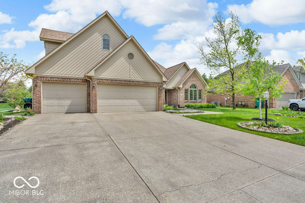 Property Photo: 7113 Lakeside Woods Drive IN 46278