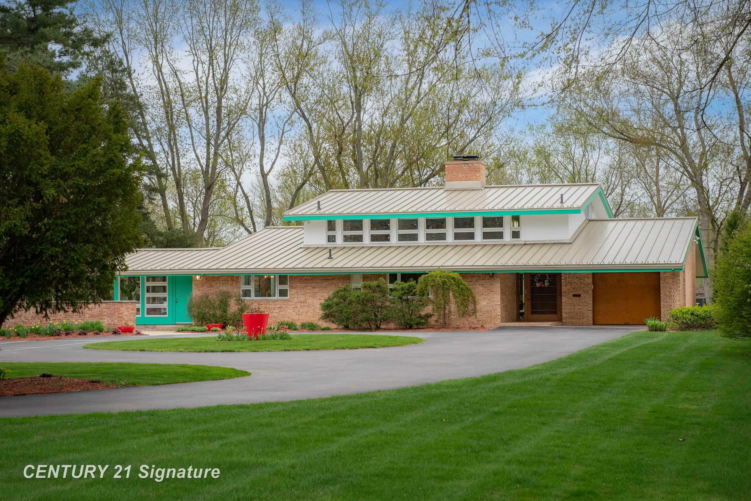 Property Photo: 1015 W Sugnet Road MI 48640