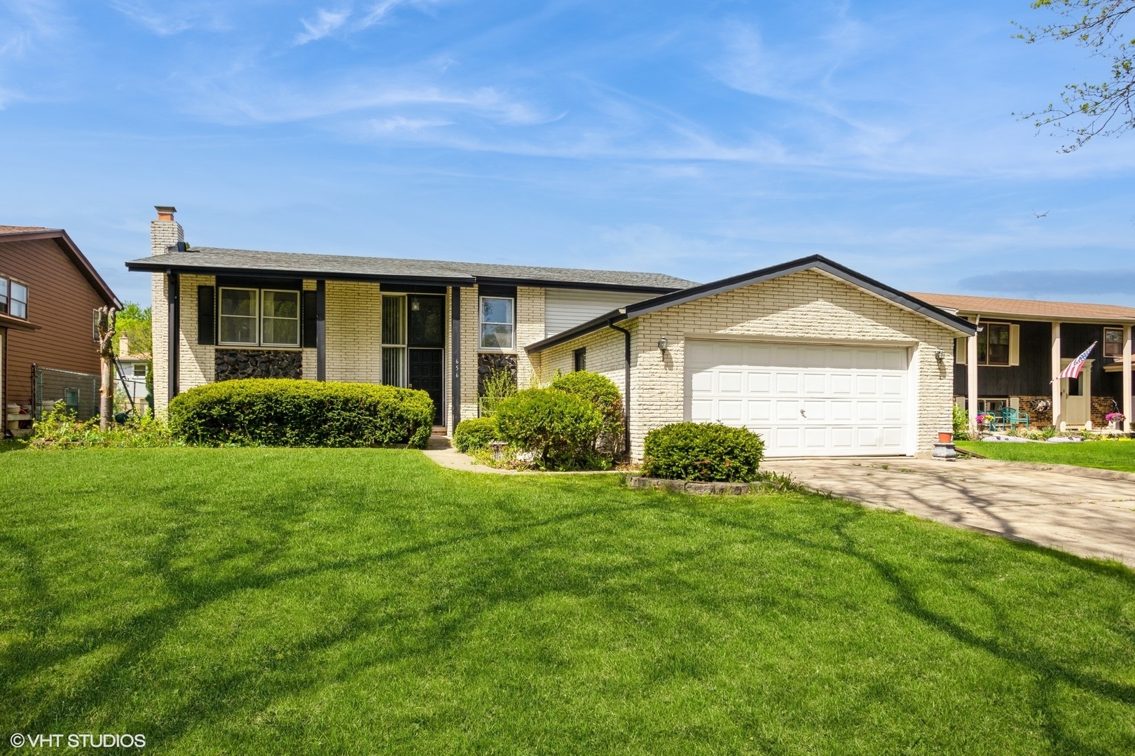 656 W St. Aubin Drive  Addison IL 60101 photo