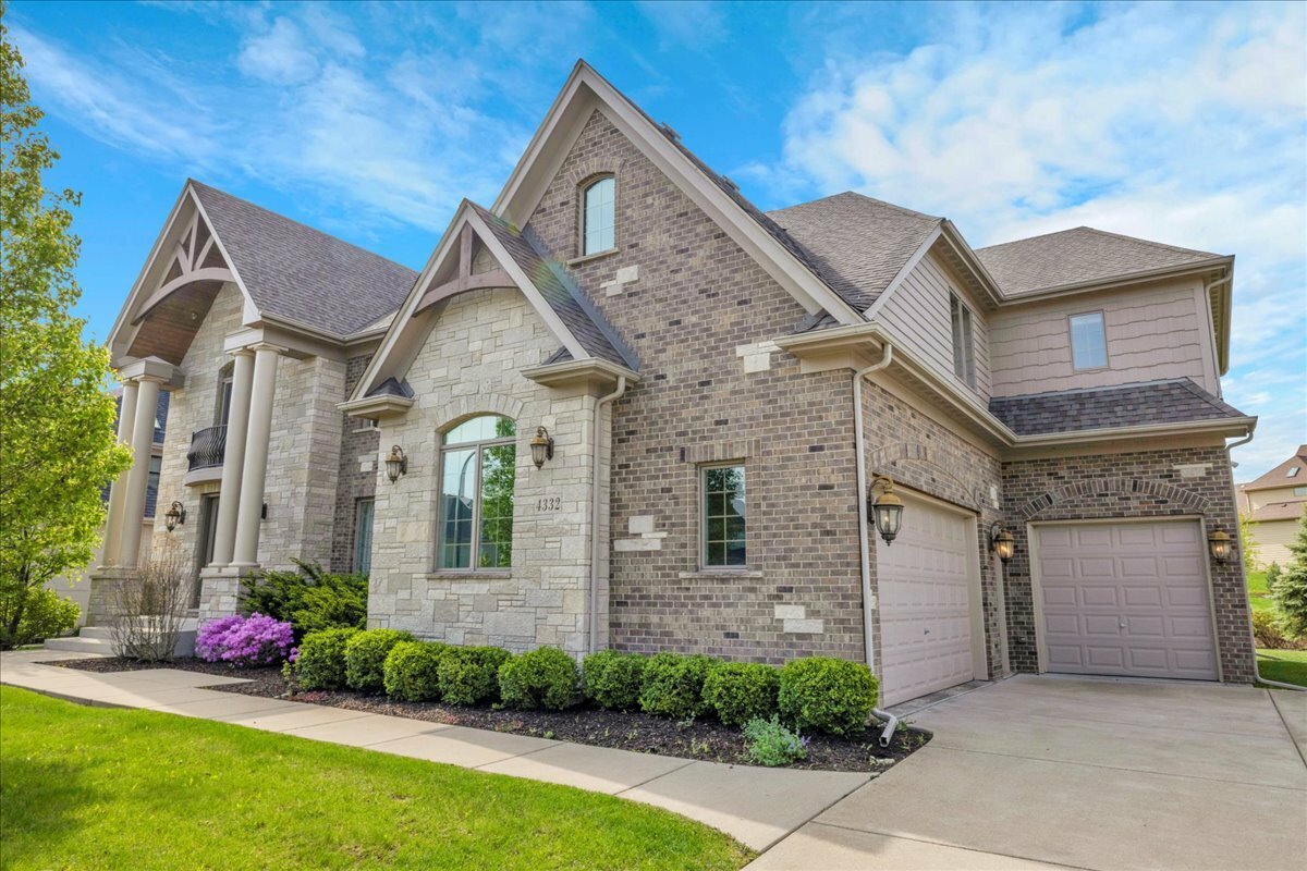 Property Photo: 4332 Winterberry Avenue IL 60564