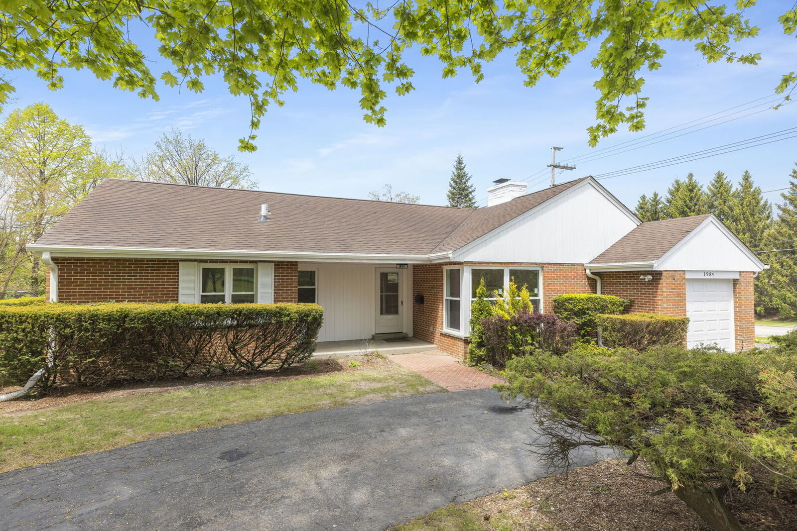 Property Photo:  1984 Sunset Road  IL 60035 