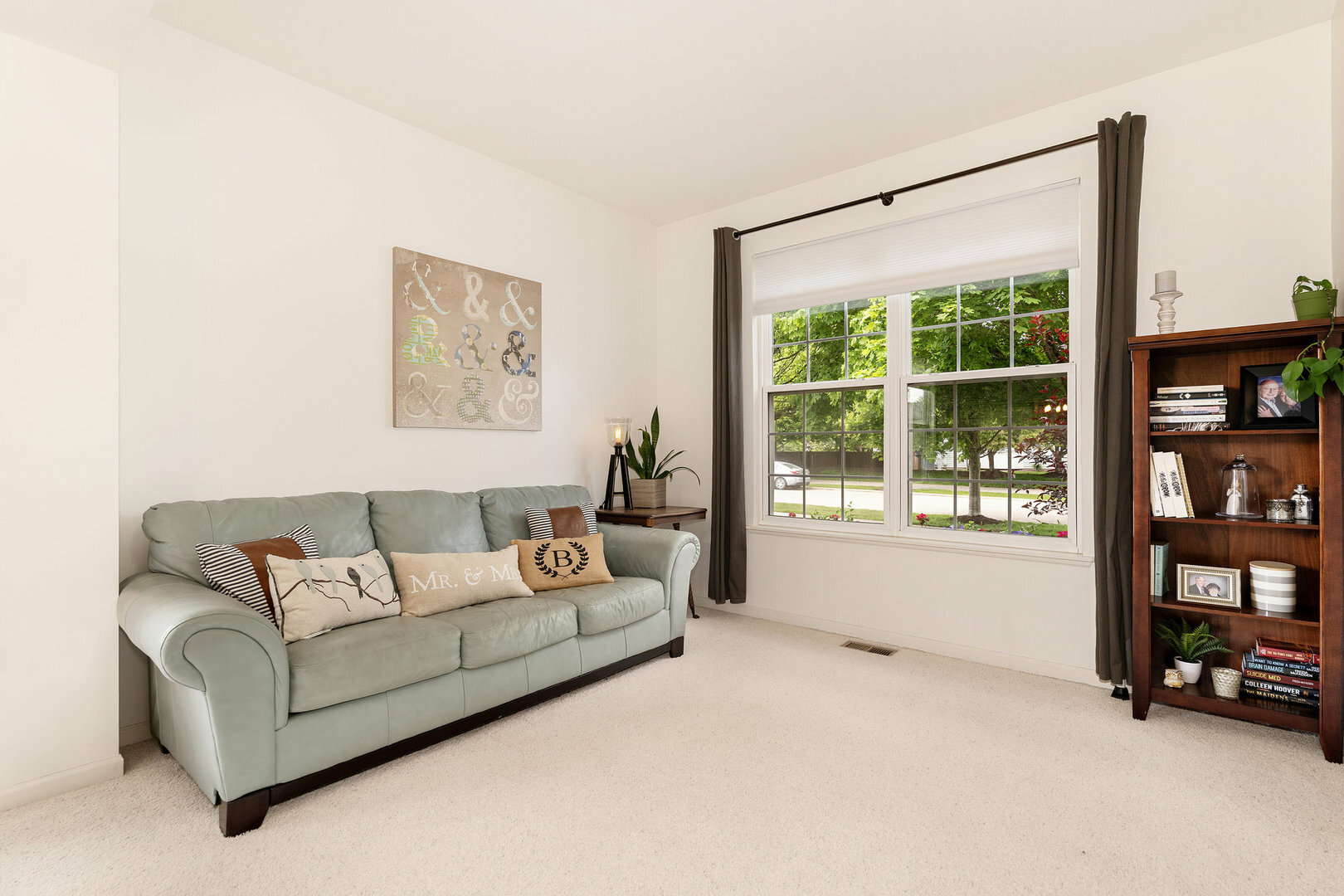 Property Photo: 2642 Lundquist Drive IL 60503