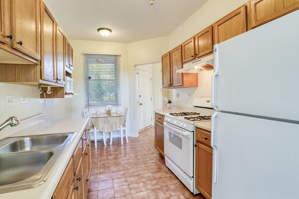 Property Photo: 111 Woodland Circle IL 60542