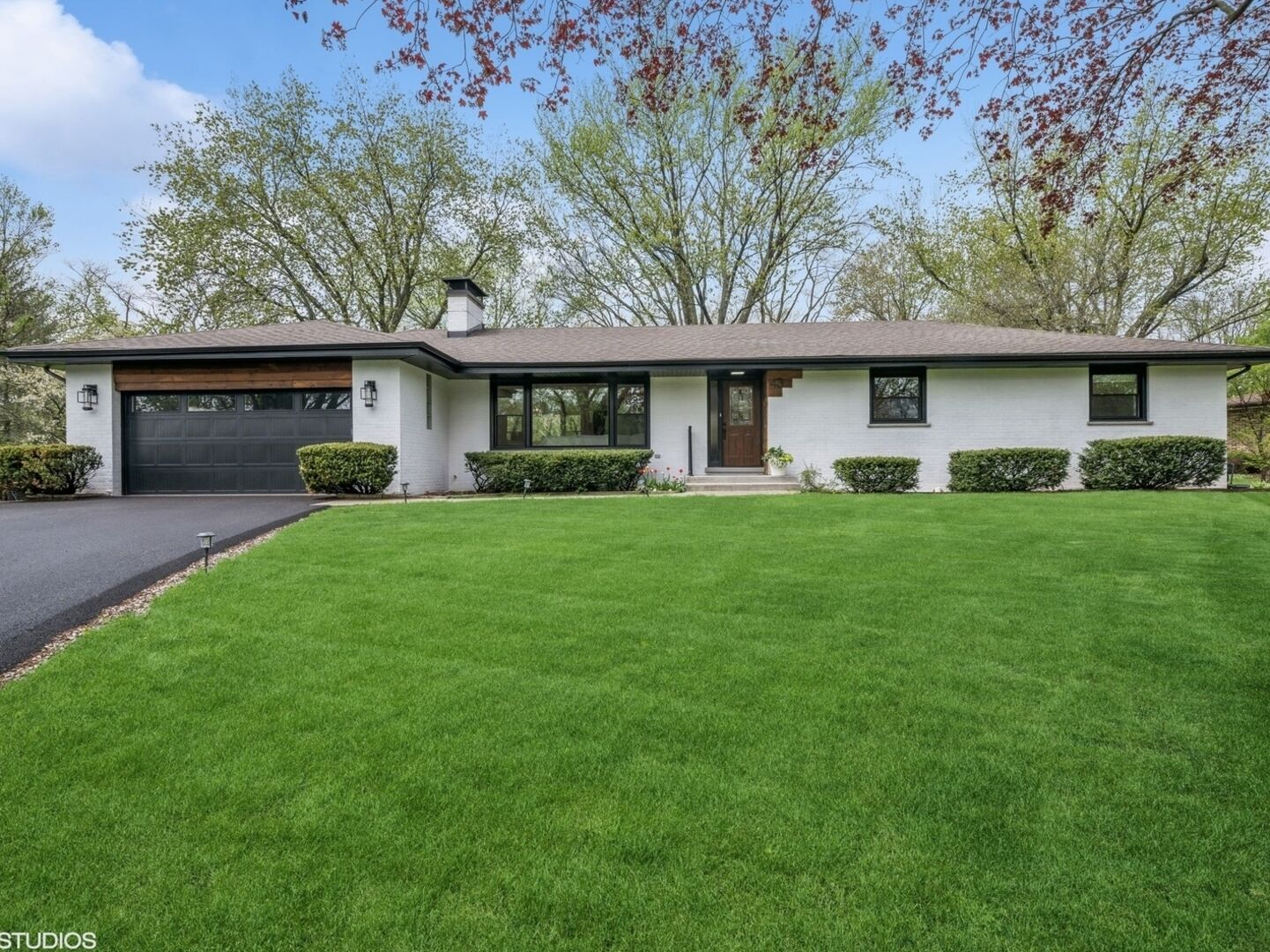 Property Photo: 43 Lagoon Drive IL 60047