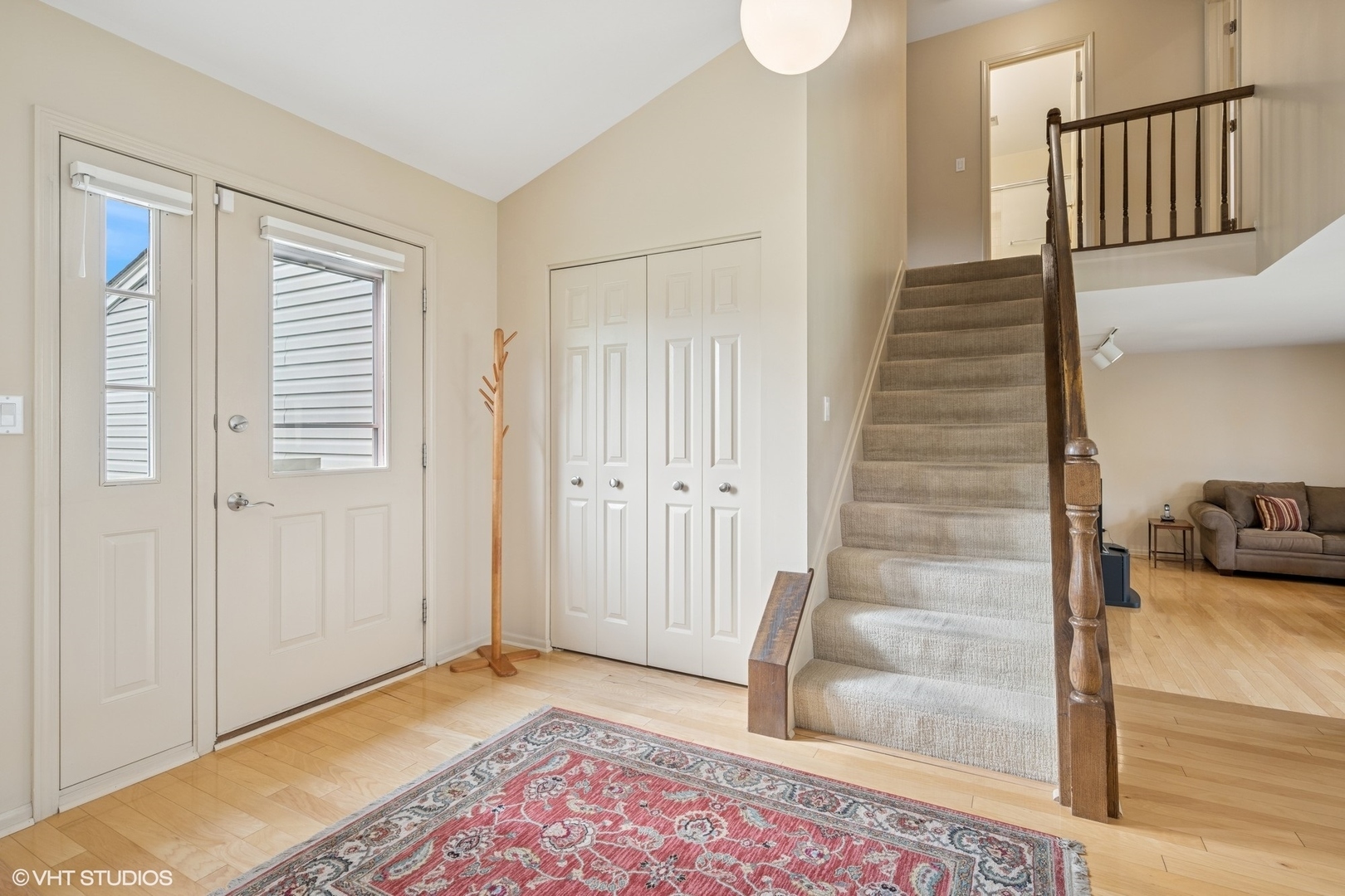 Property Photo: 690 Aberdeen Lane IL 60089
