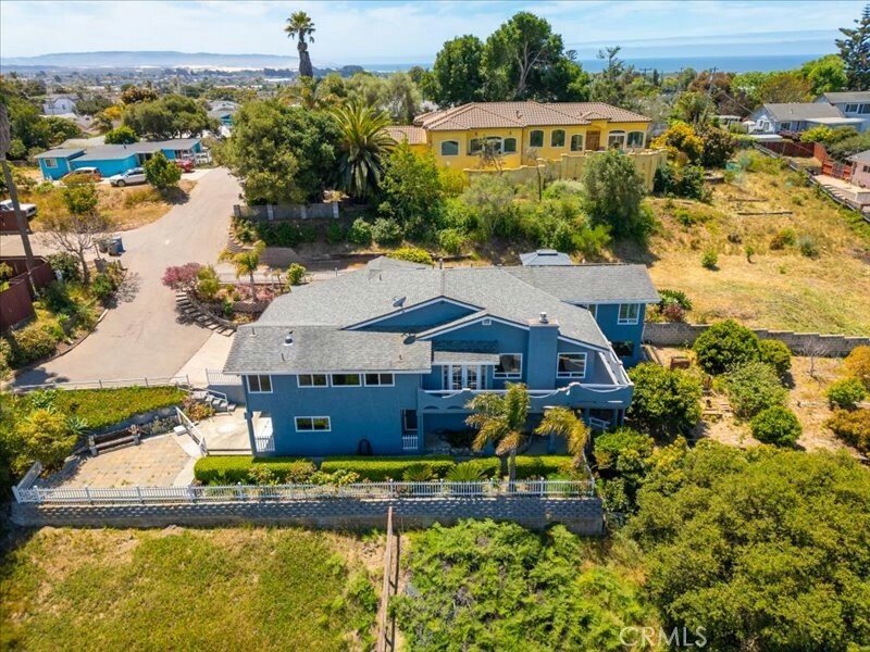 Property Photo: 1039 Ritchie Road CA 93433