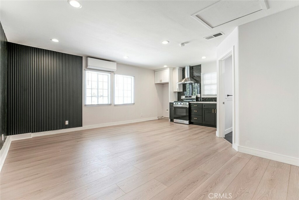 Property Photo:  17648 Raymer Street  CA 91325 