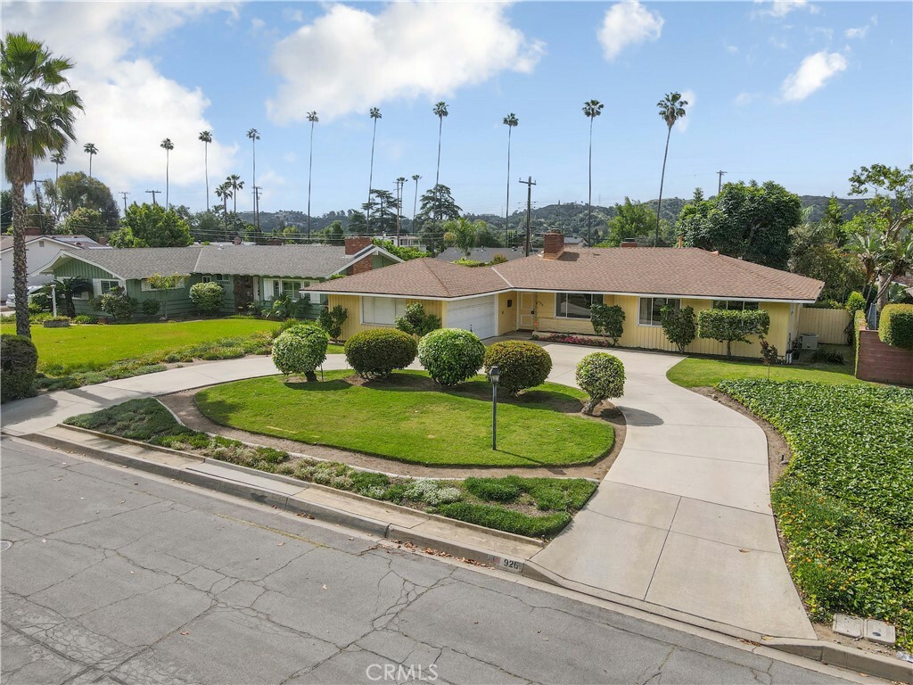 Property Photo:  926 E Dalton Avenue  CA 91741 