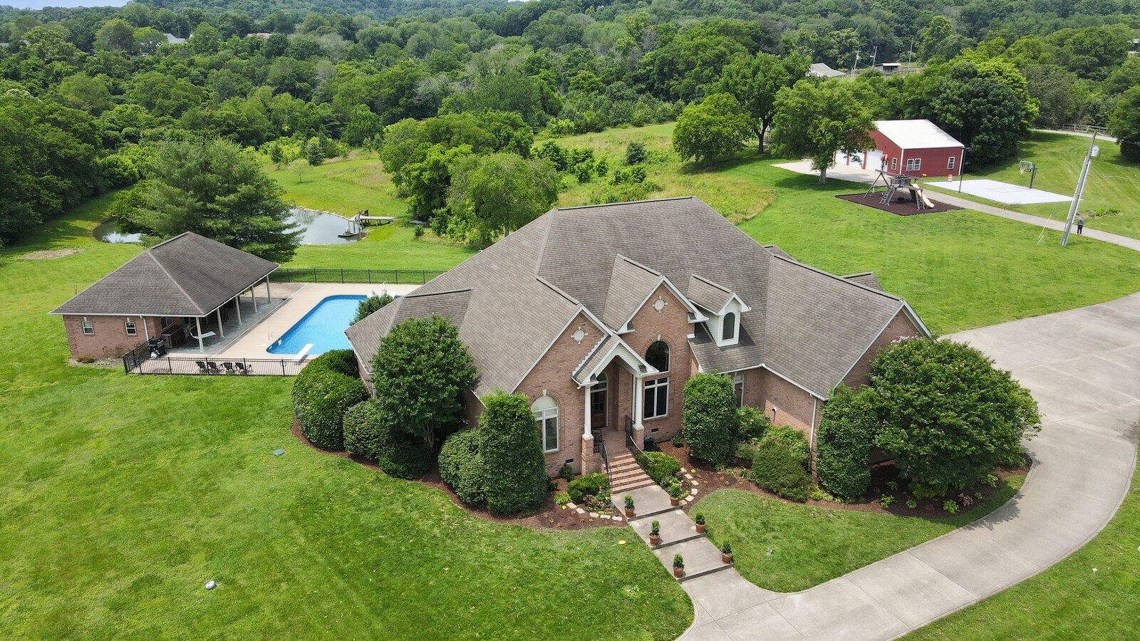 Property Photo: 1357 Madison Creek Rd TN 37072