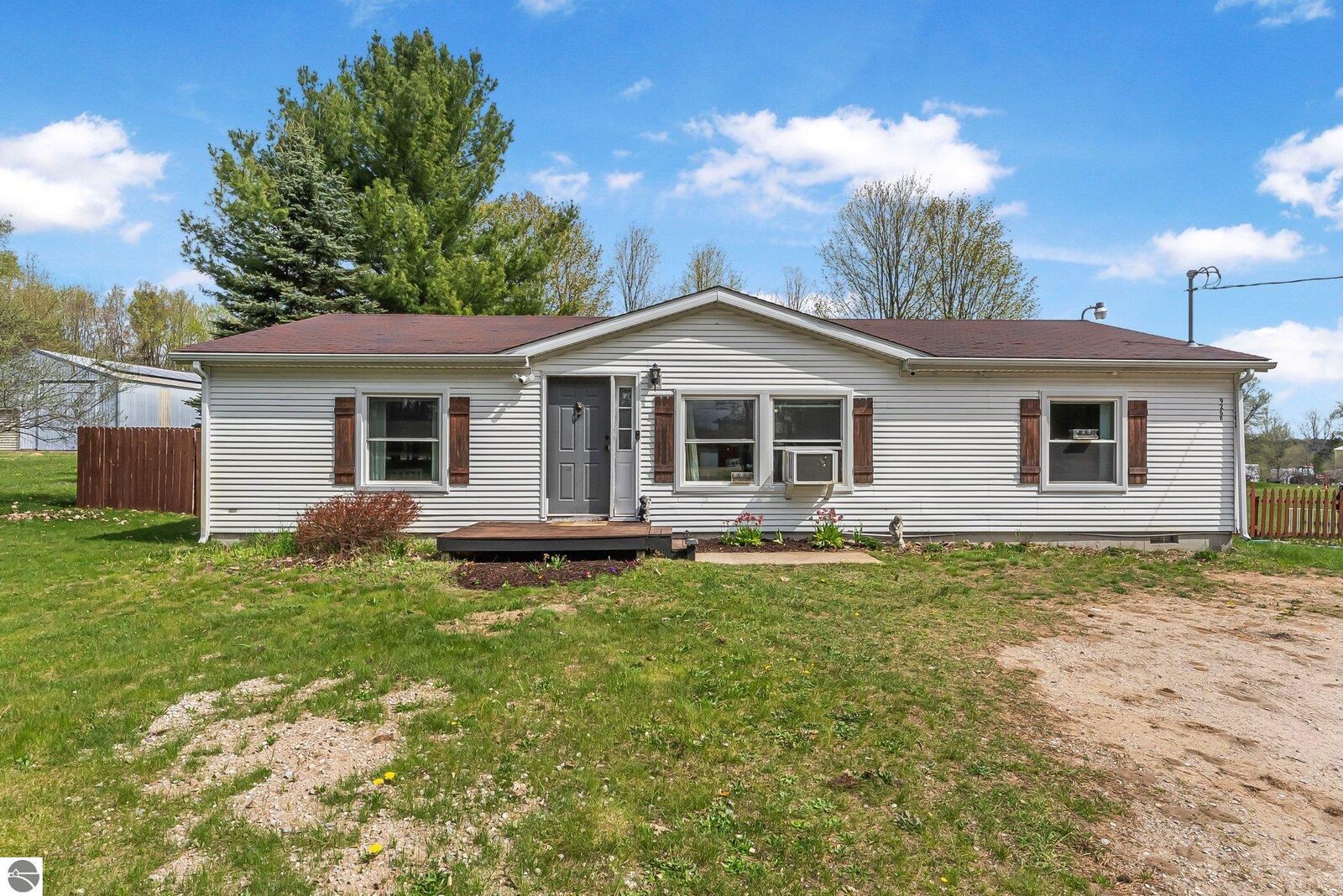 Property Photo:  9268 Cedar Run Road  MI 49684 