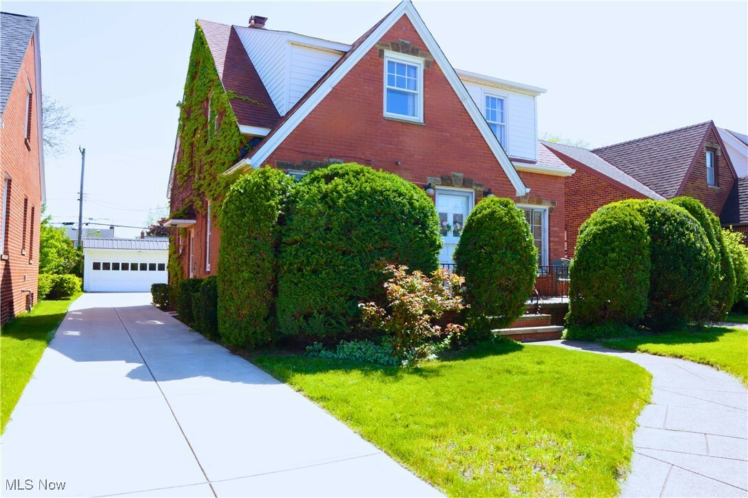 Property Photo: 2217 Brookview Boulevard OH 44134