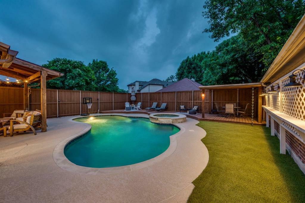Property Photo:  3825 Seminole Place  TX 75007 