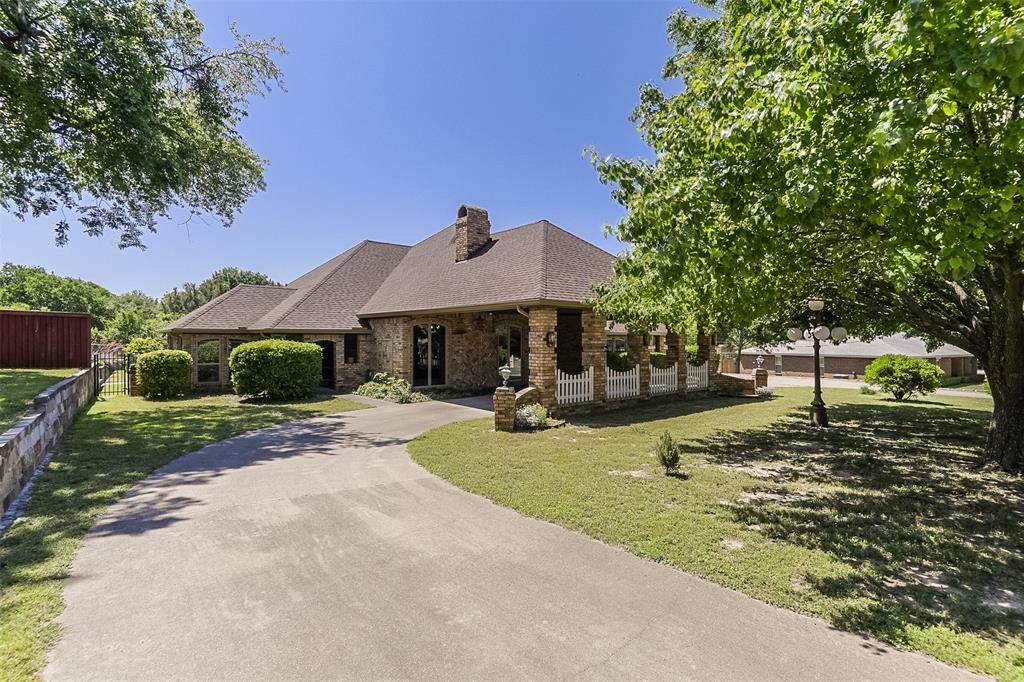 Property Photo: 215 Willow Creek Lane TX 75154