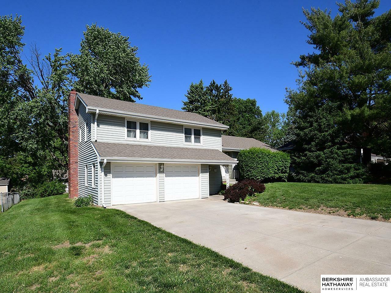 Property Photo: 4510 Eastridge Drive NE 68134