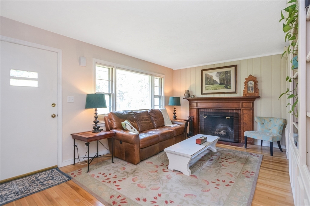 Property Photo:  8 Hammond Rd  MA 01760 