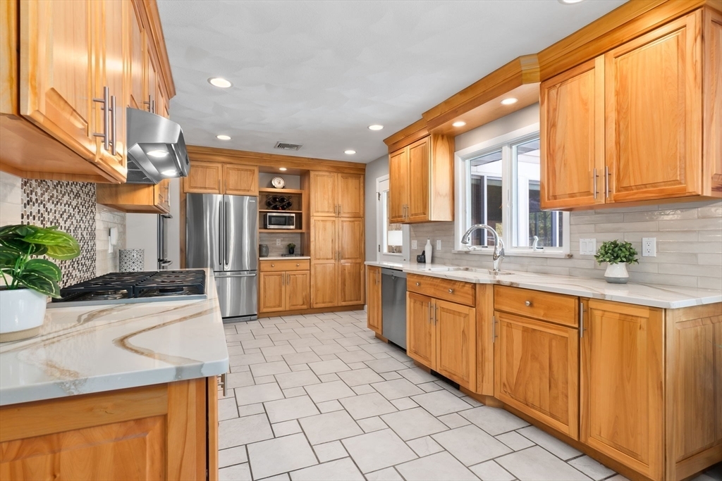 Property Photo: 2 Cider Mill Rd MA 01960