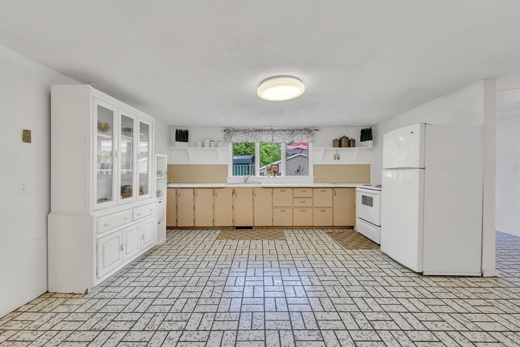 Property Photo:  5 Benson Ave  MA 01906 