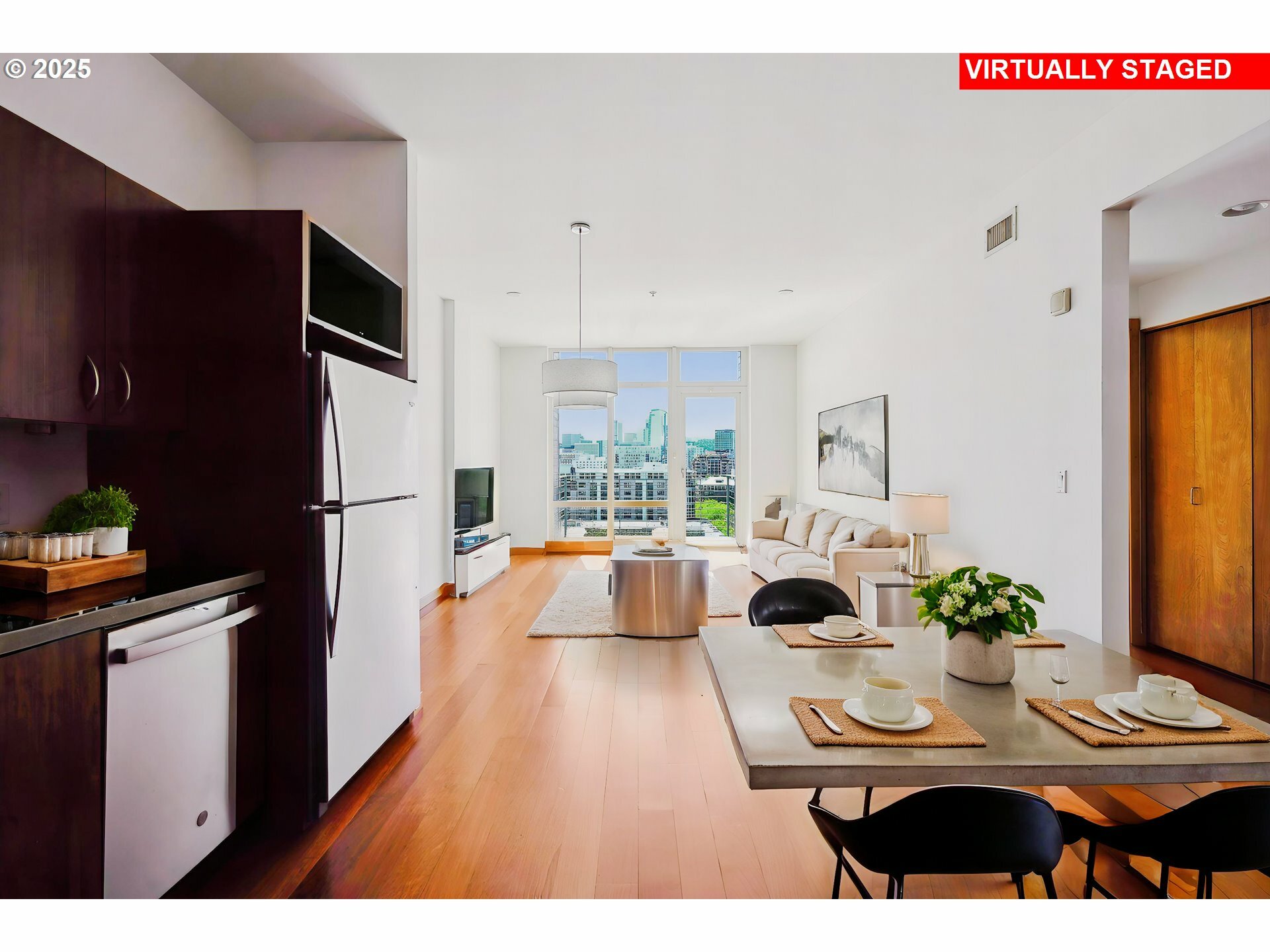 Property Photo: 1255 NW 9th Ave 1106 OR 97209