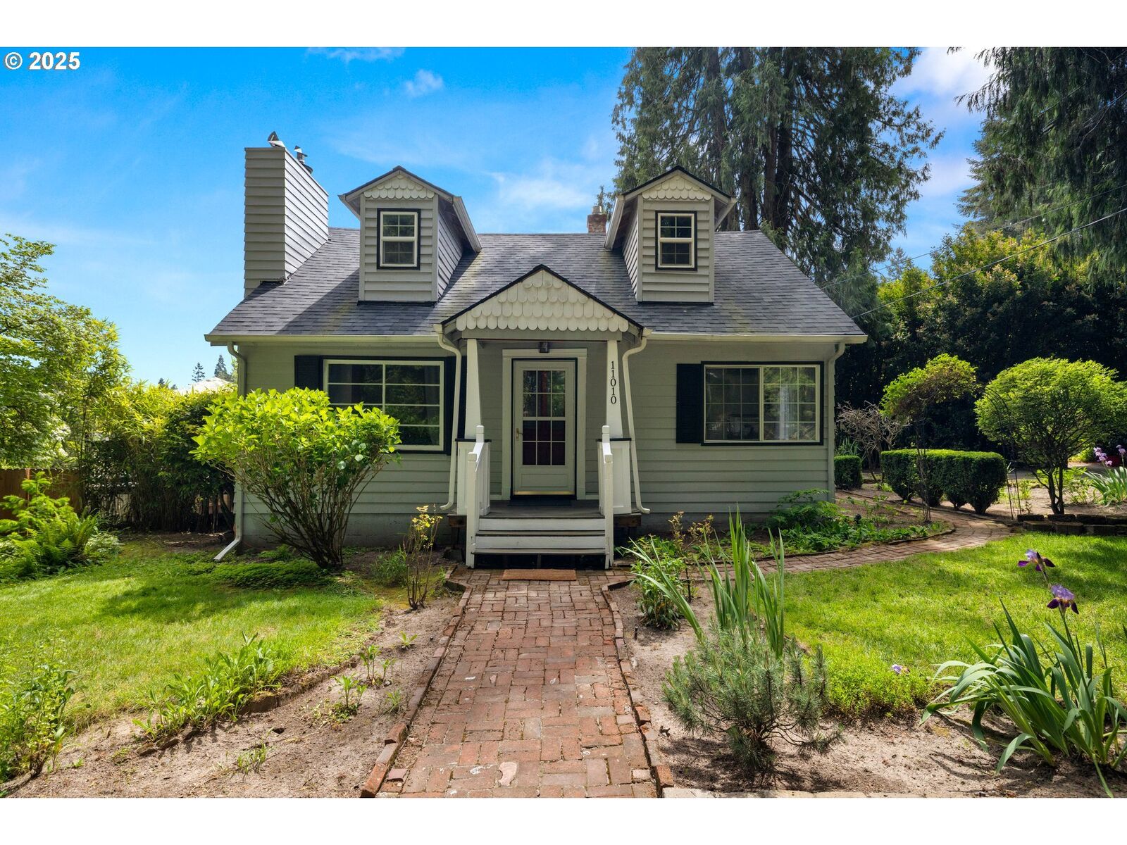 Property Photo:  11010 SW Fonner St  OR 97223 