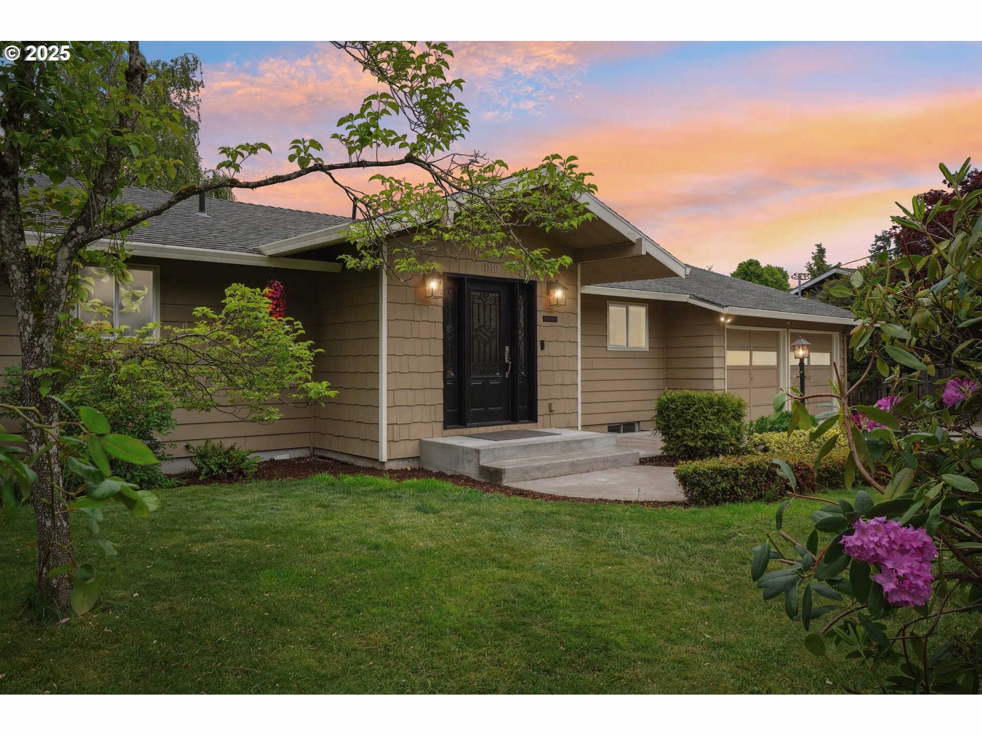 Property Photo: 12510 SW Summer Crest Dr OR 97223