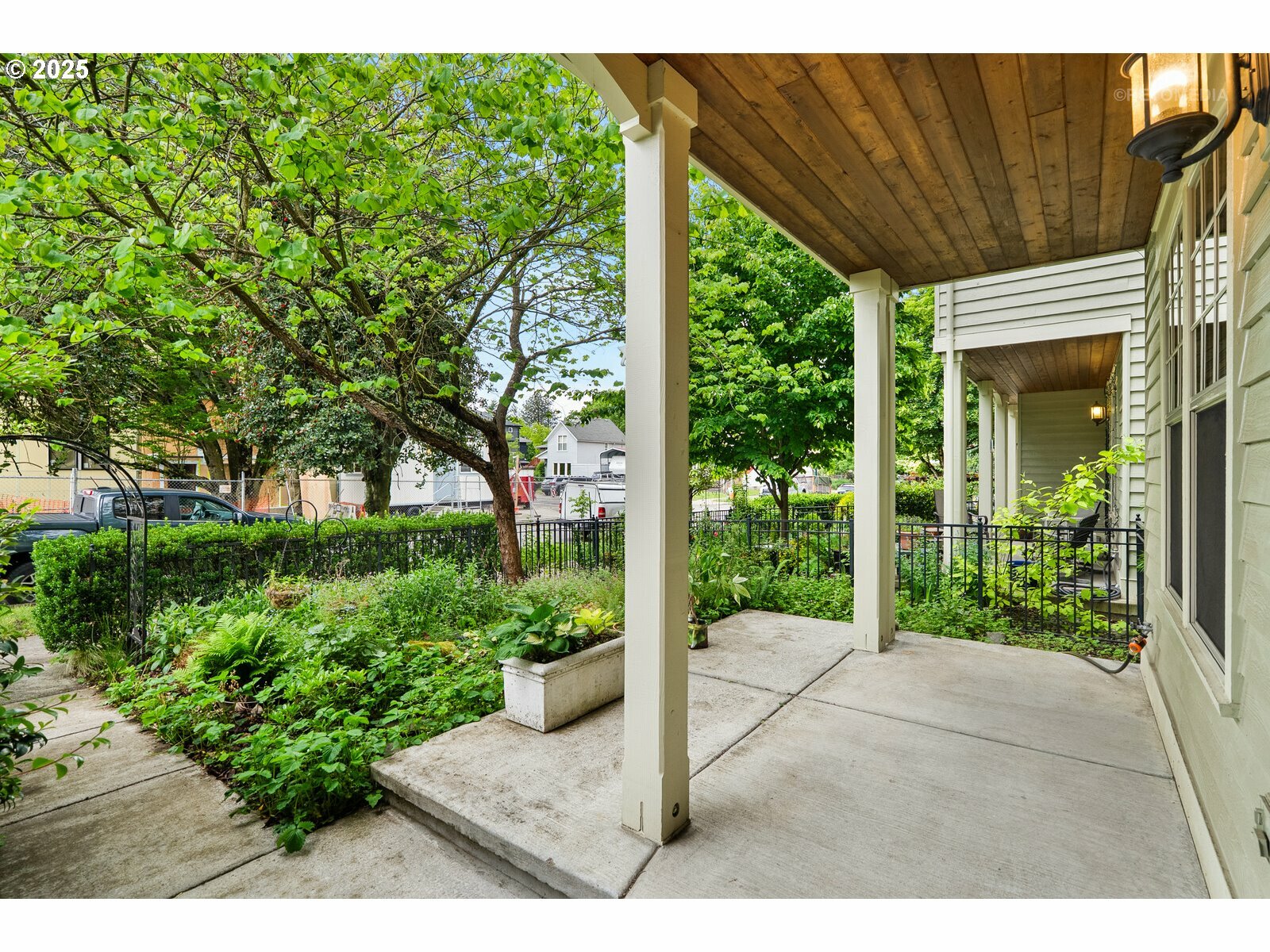 Property Photo: 5912 SE 47th Ave OR 97206