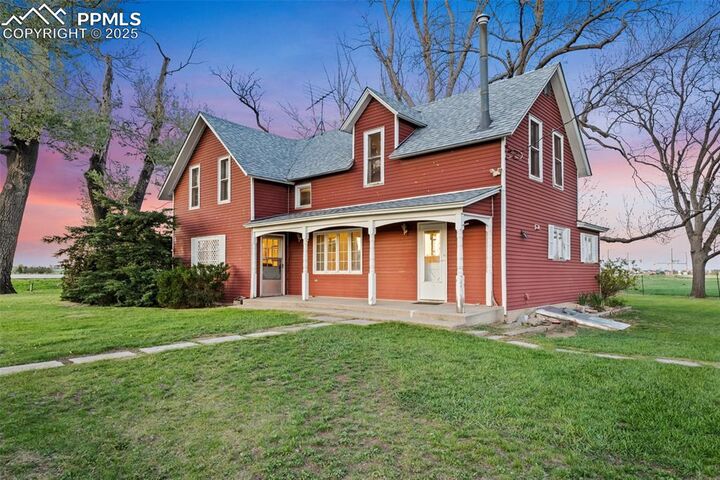 Property Photo:  1805 W County Road 8  CO 80513 